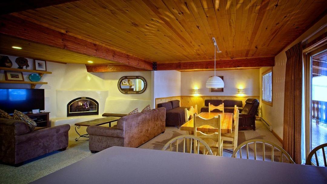 Sitzmark Sports Lodge Red River Exteriér fotografie